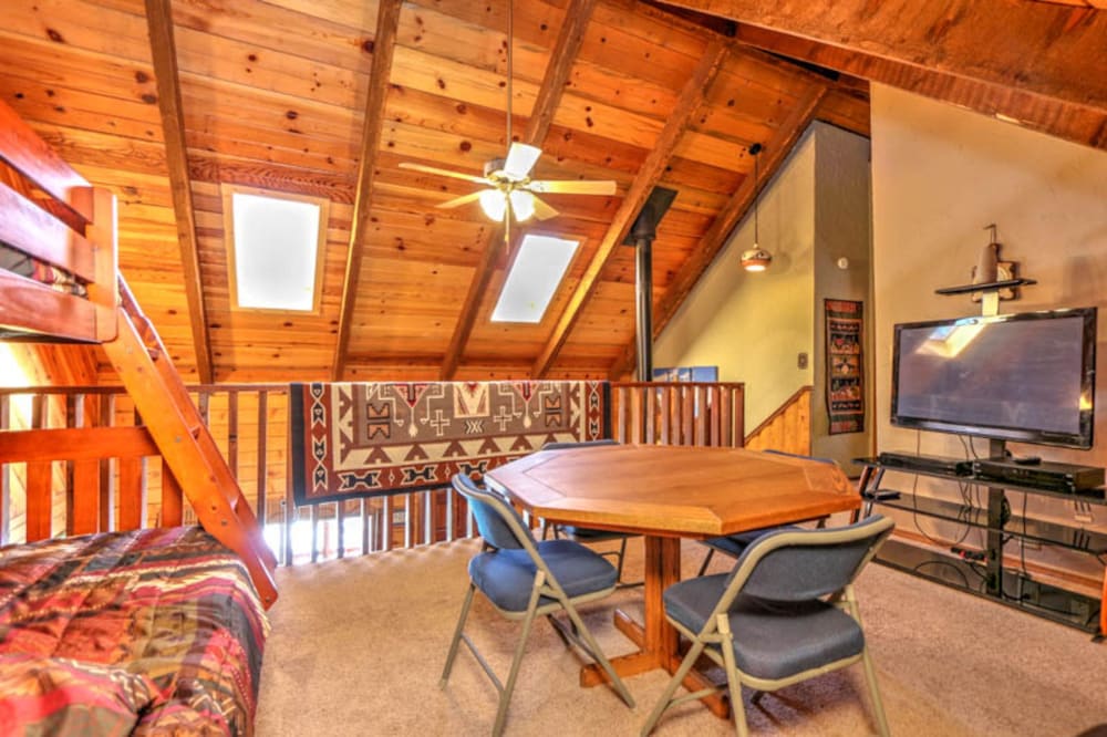 Фото Webb Cabin Mountain