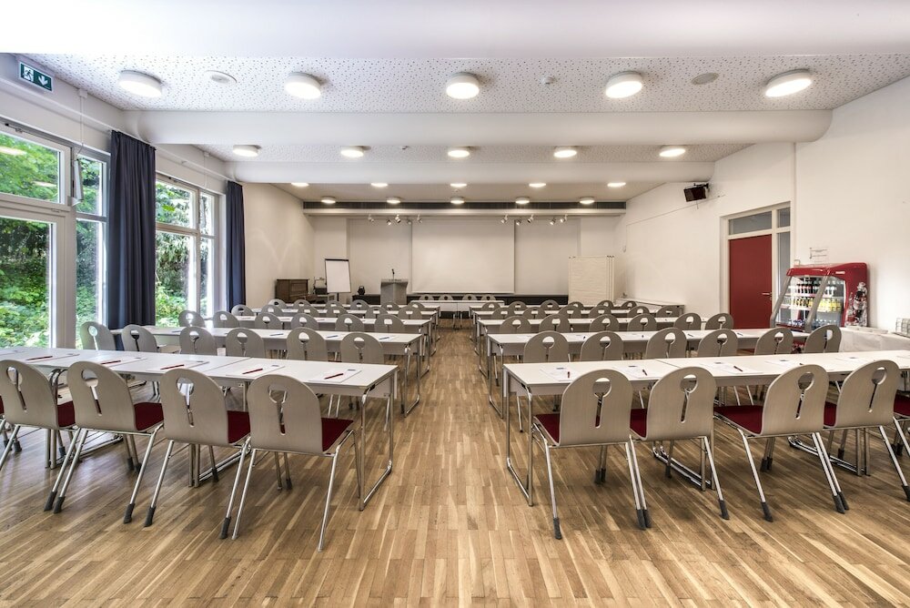 Фото Cjd Bonn Castell