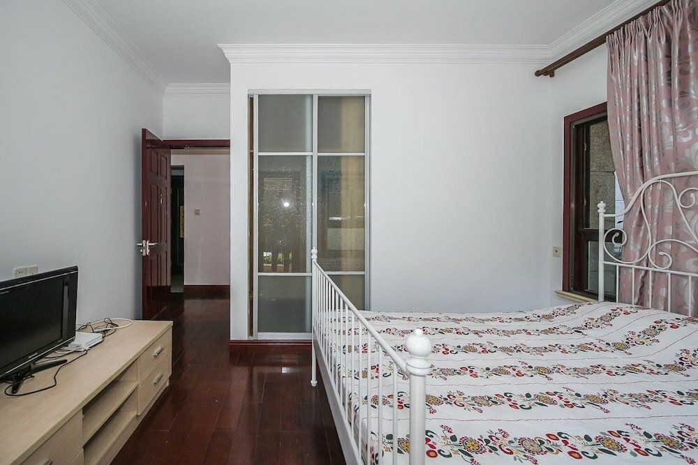 Фото Ellies Apartment Biyun Branch