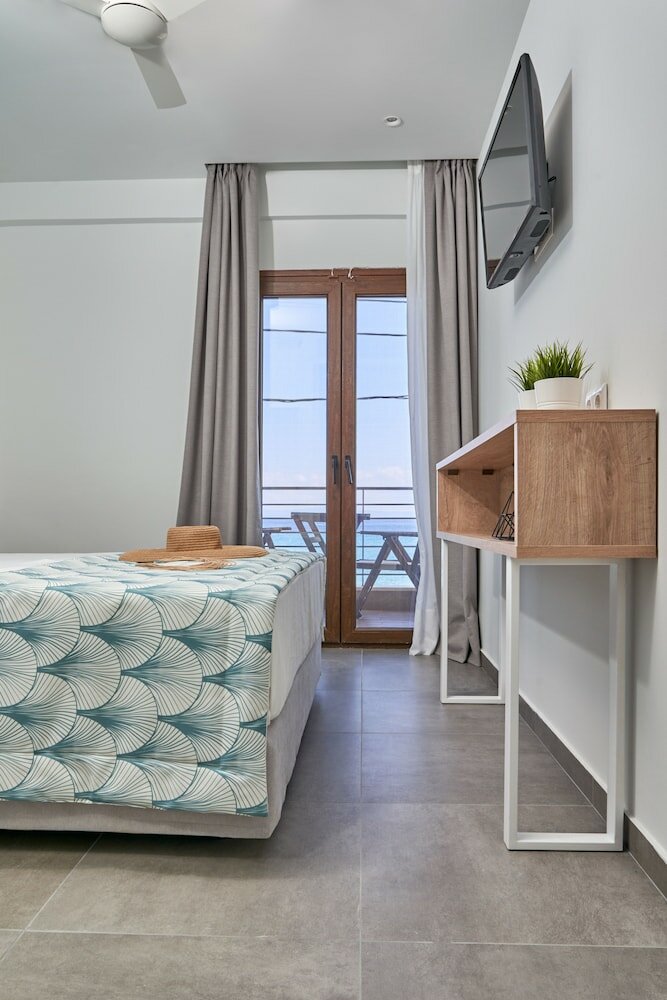 Фото Mougre Studios