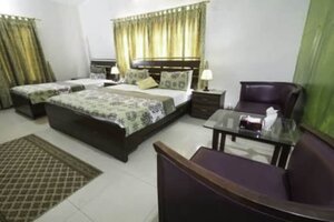 Asaish Inn I Guest House (Haji Mushtaq Ali Khan Road, 6X), hotel