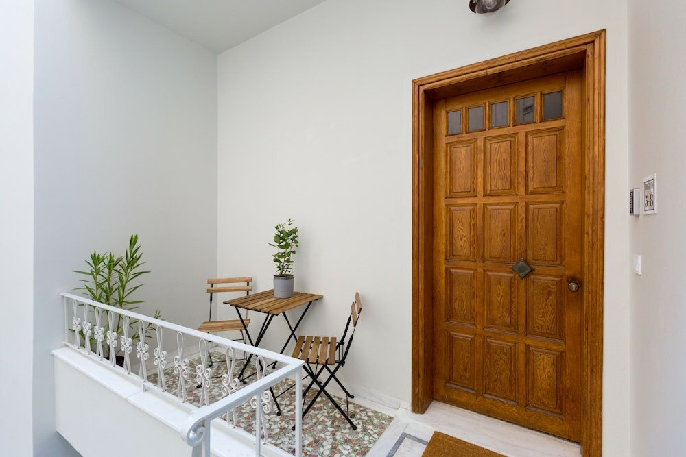 Фото Dinostratus House