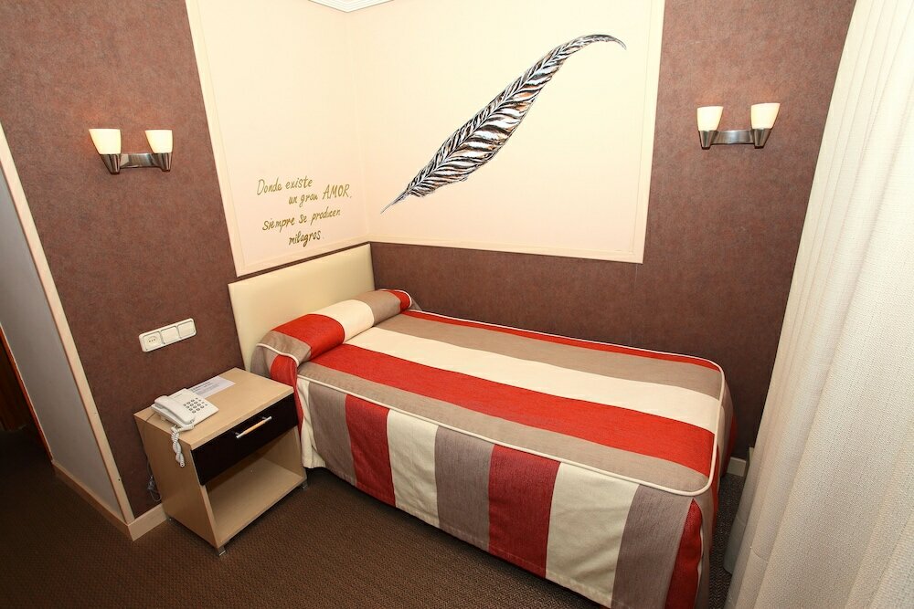 Фото Hotel Monasterio de Leyre