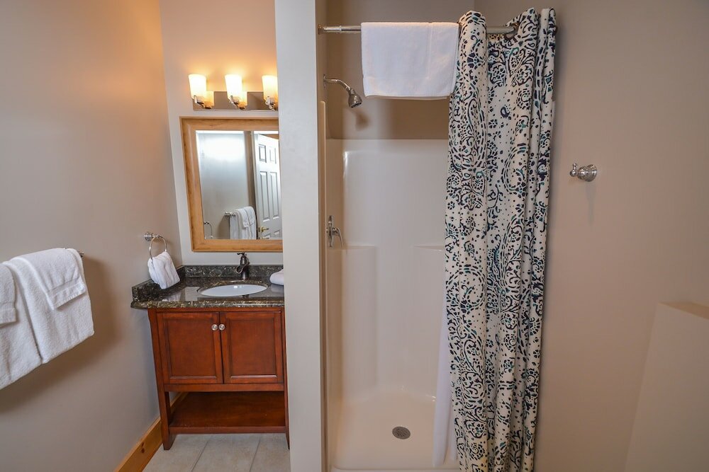 Фото Hootenanny 5 Bedroom House