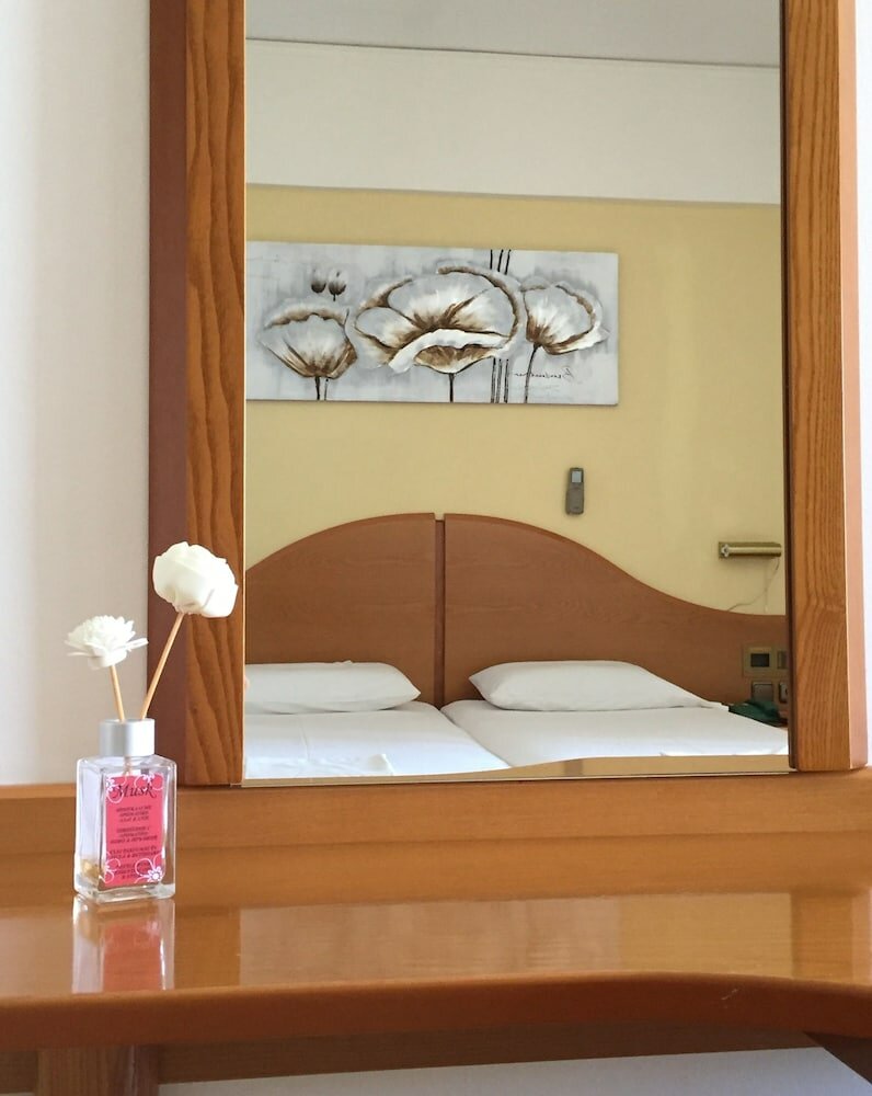 Фото Bay Holiday Hotel & SPA