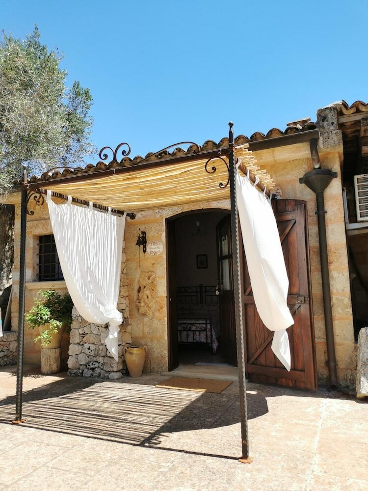 Фото Masseria Borgo del Gallo