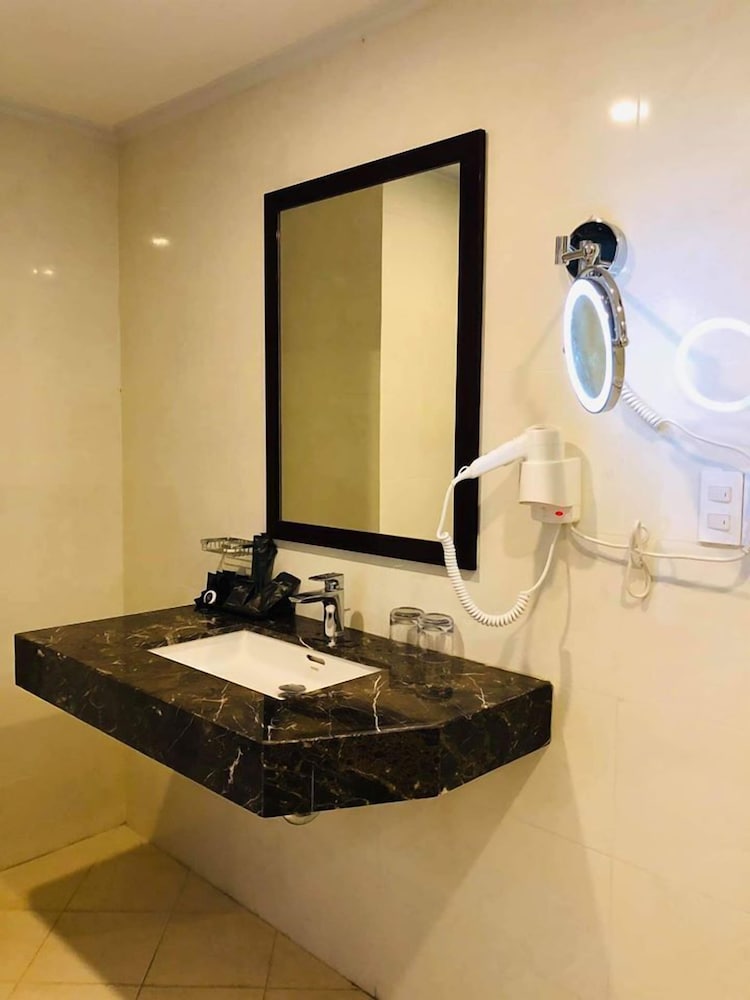 Фото Aaron Vientiane Hotel