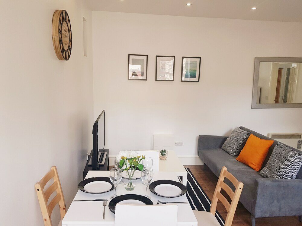 Фото BlueOne Serviced Apartments-Sandon House