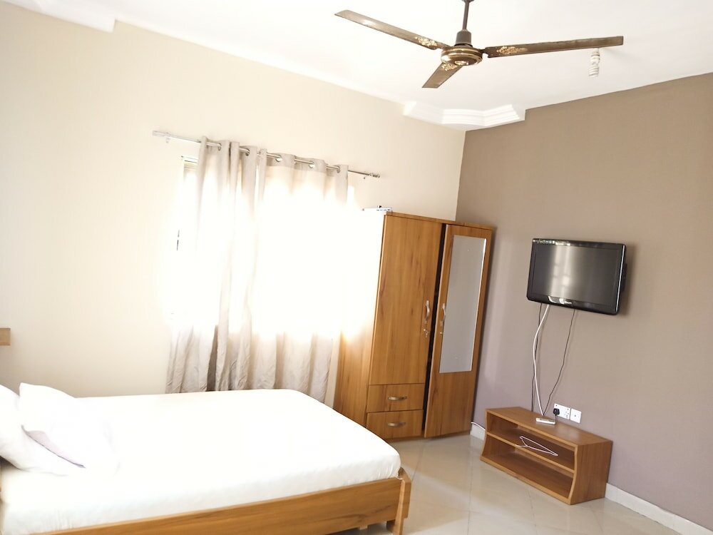 Фото Ronna apartments at Lakeside Estates