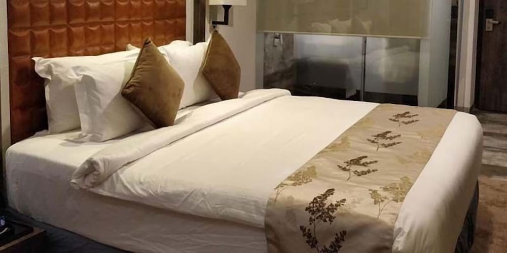 Фото Regenta Central Hotel & Convention Nagpur