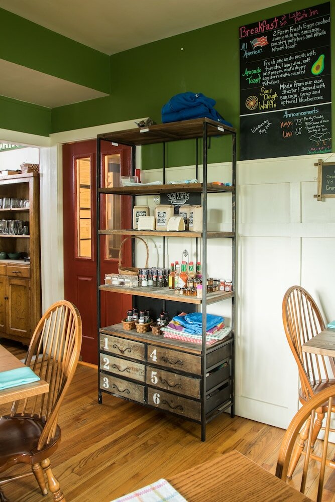 Фото Lake Pointe Inn