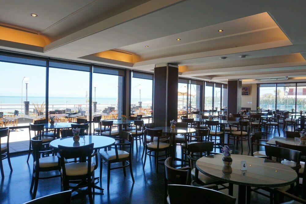 Фото Hotel Aatrac