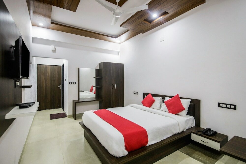 Фото Oyo 25084 Hotel Jai Hind