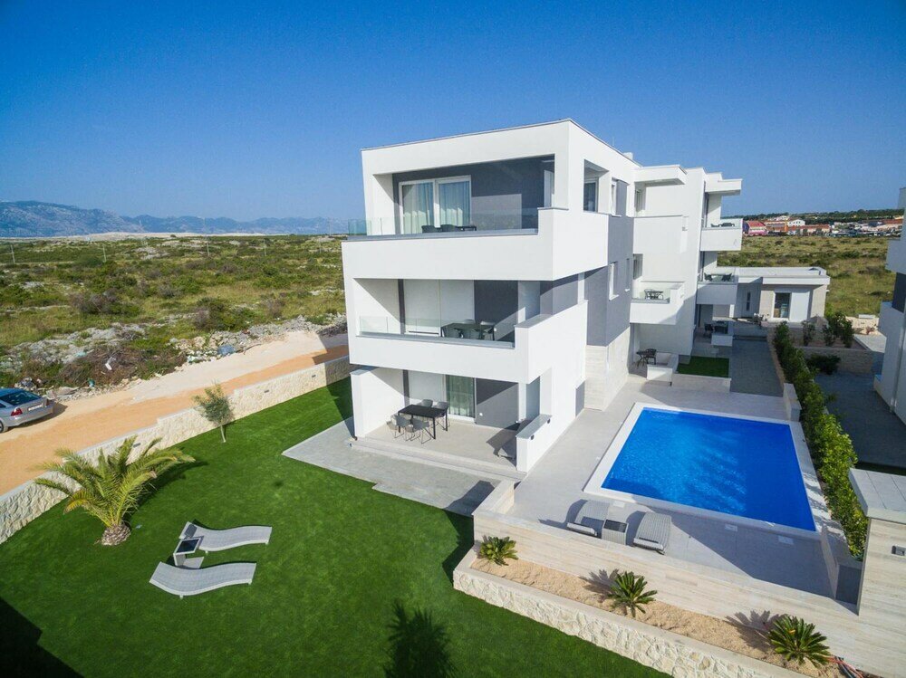 Фото Apartments & Rooms Pool Villas Maris