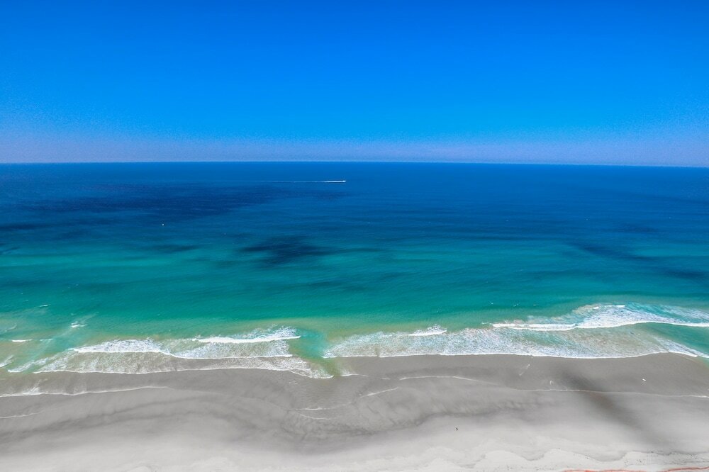 Фото Serain Residences On Surfers Private Apartments