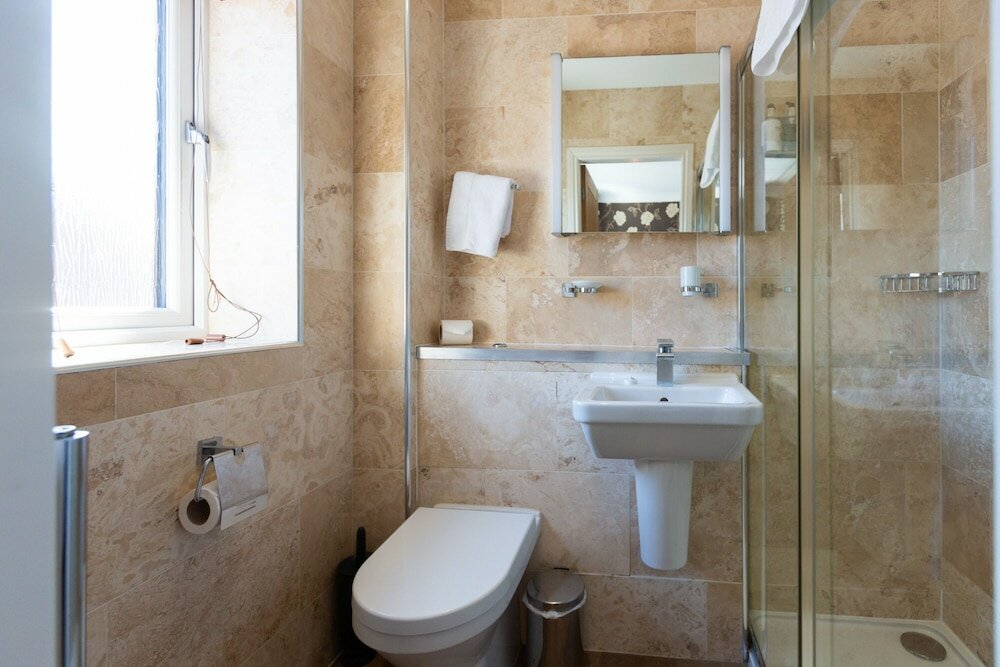 Фото The White Swan