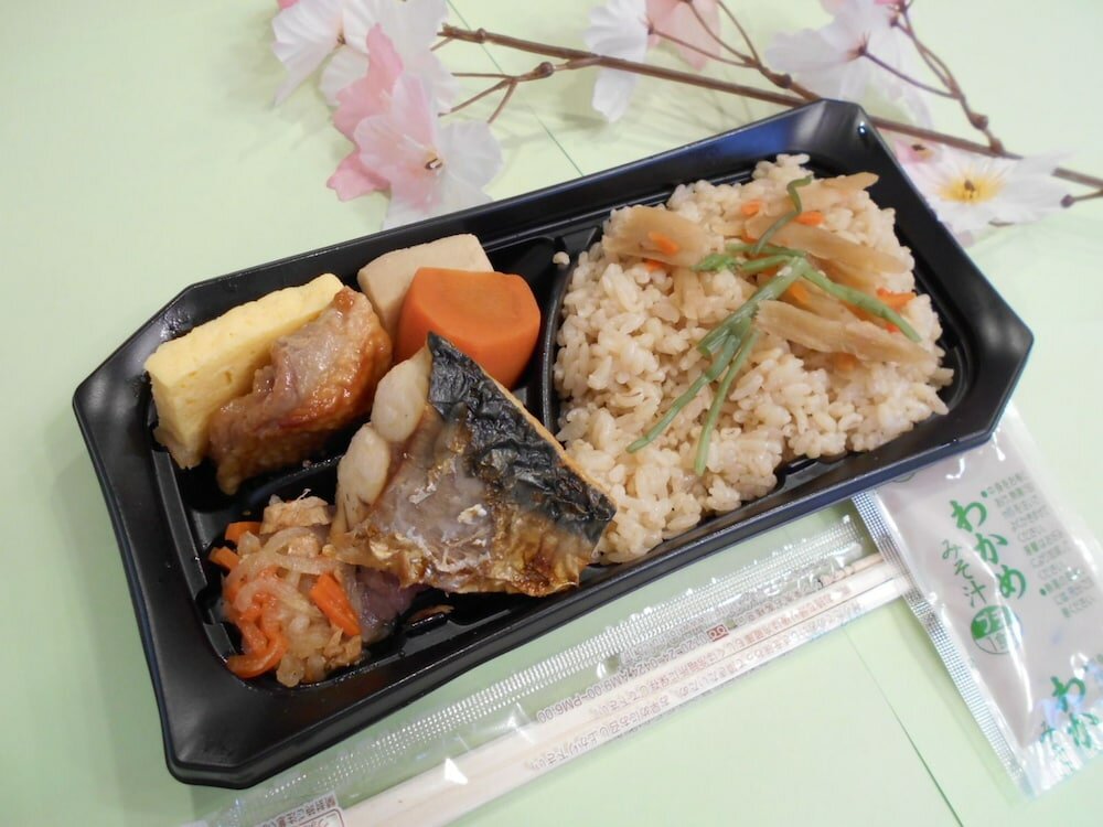 Фото Nishikawaguchi Station Hotel Stay Lounge