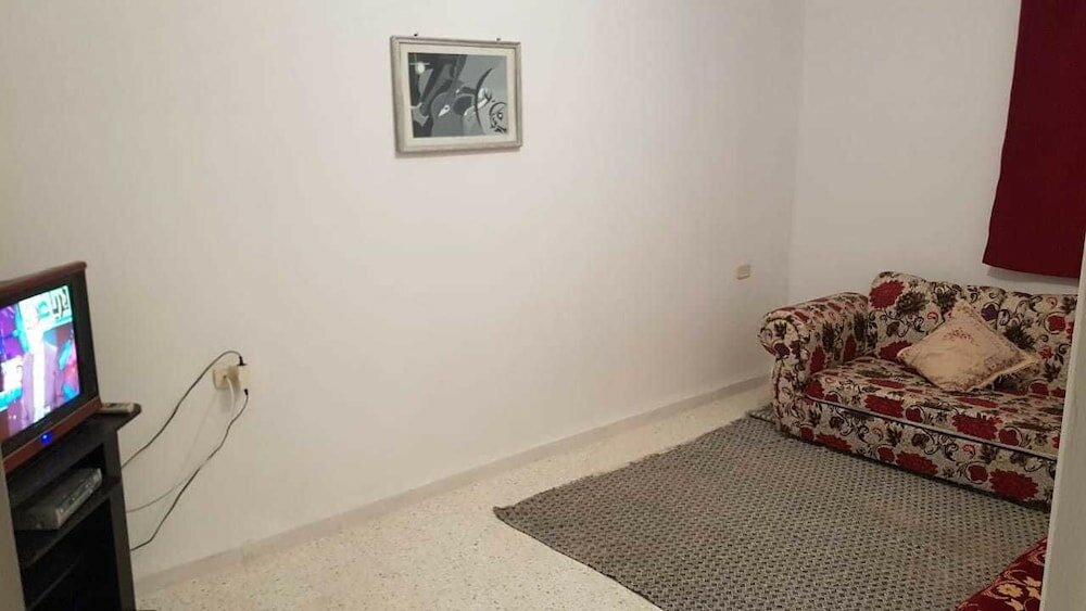 Фото Cheap & Cheerful