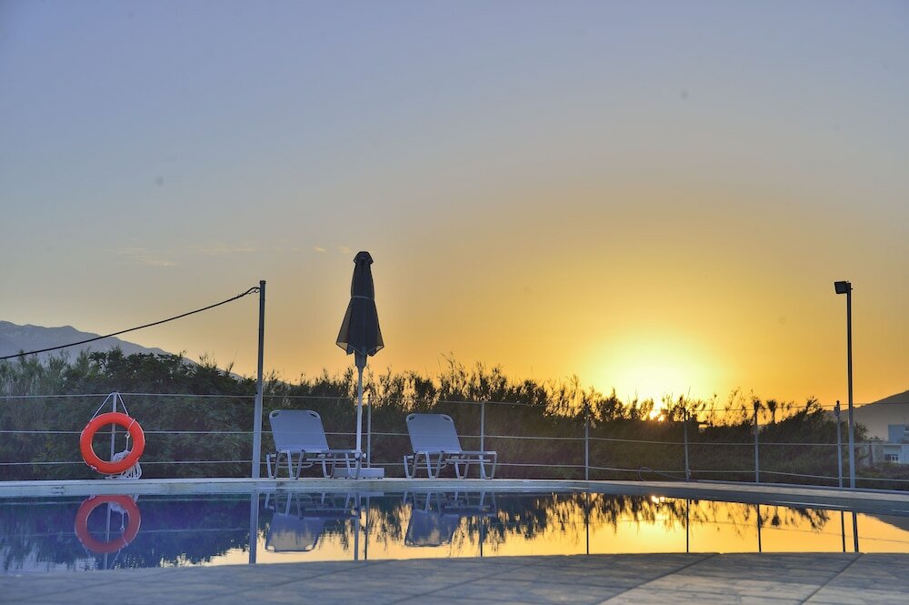 Фото Reina Apartments