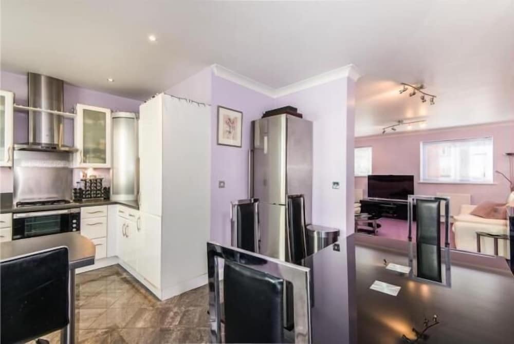 Фото Oxford Street 5 Bedroom Townhouse