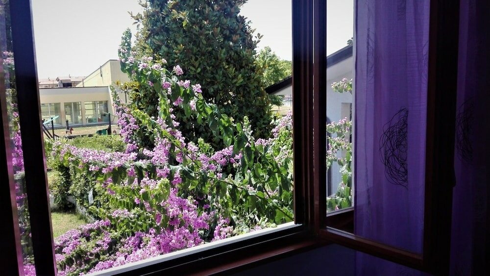 Фото La Bouganville B&b