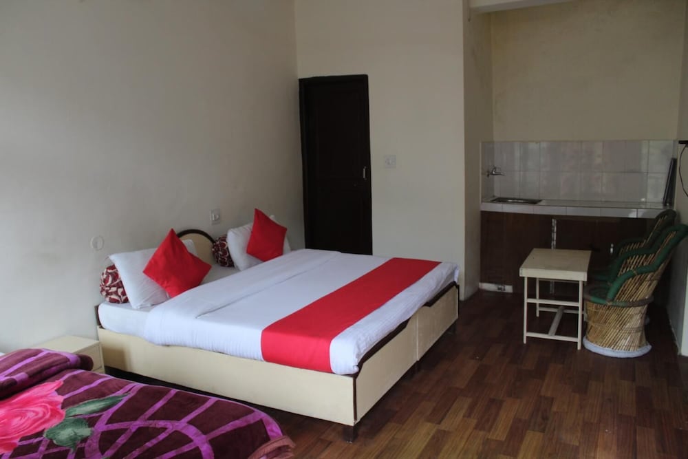 Фото Hotel Pine Spring