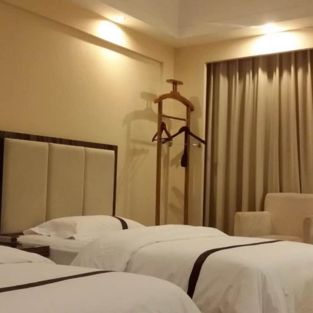 Фото Junyue Hotel