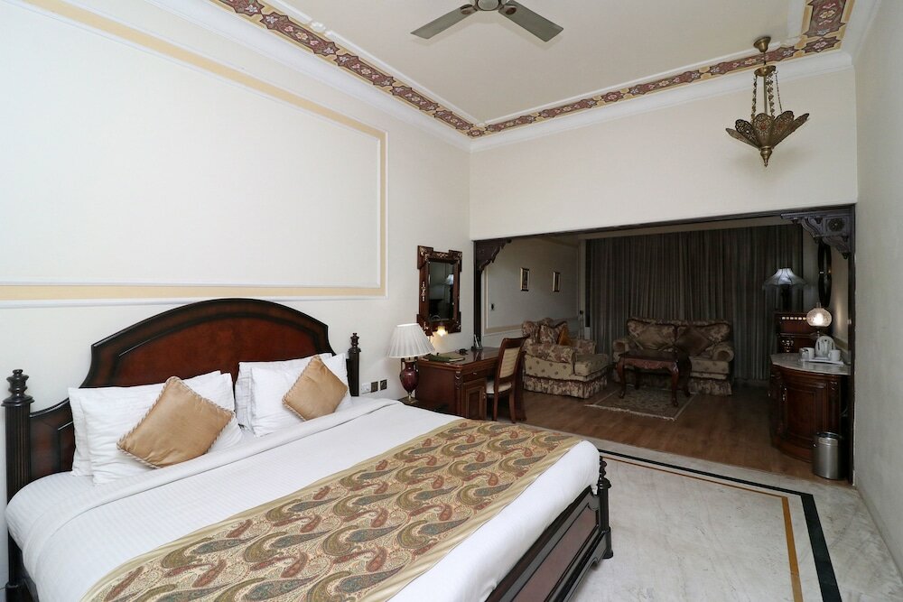 Фото Oyo 25046 Hotel The Orient Taj