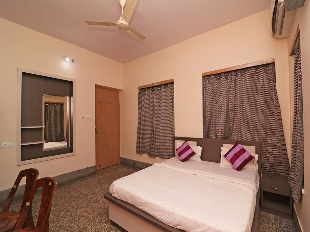 Фото Hotel Saraogi