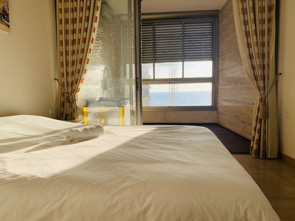 Фото Royal on the Sea