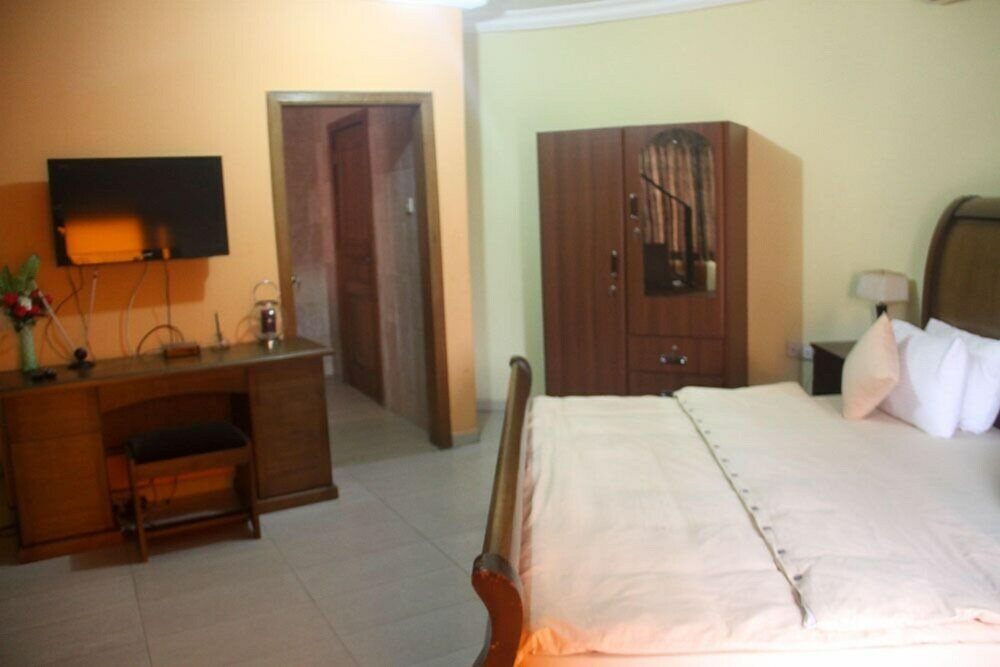 Фото Ponderosa Travel Lodge