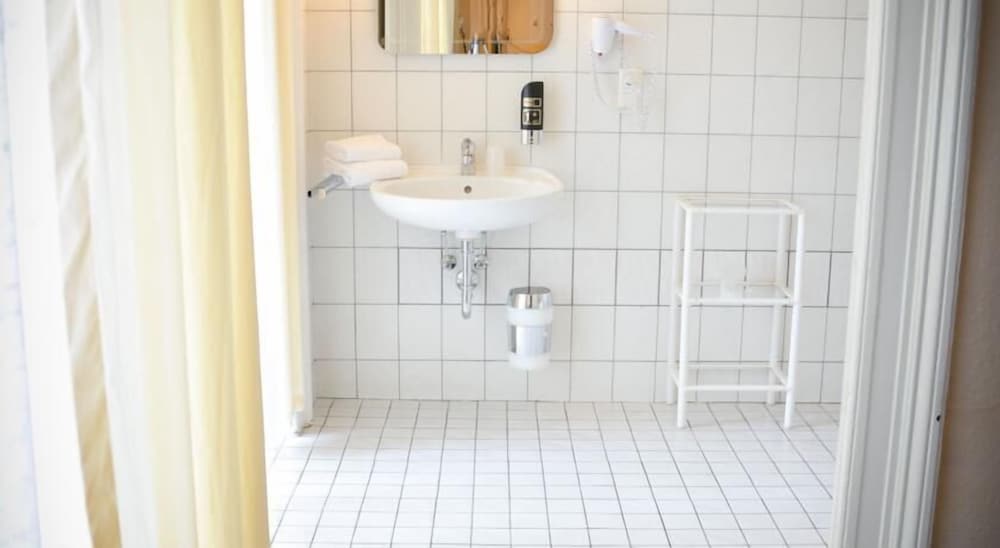 Фото Hotel Am Landeshaus