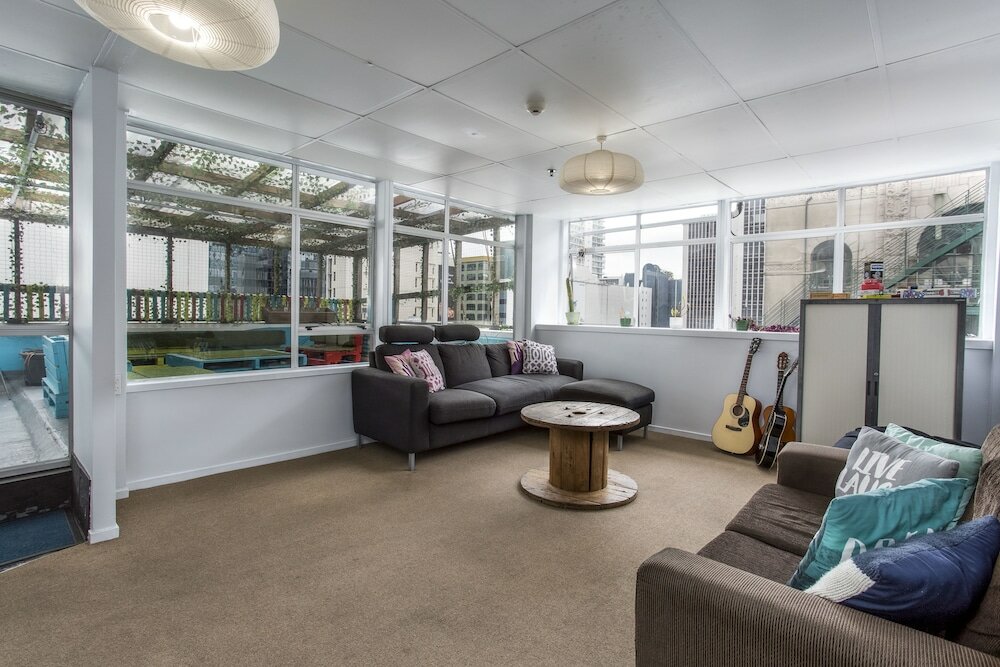 Фото Attic Backpackers