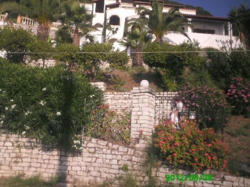 Фото Oniro Villas