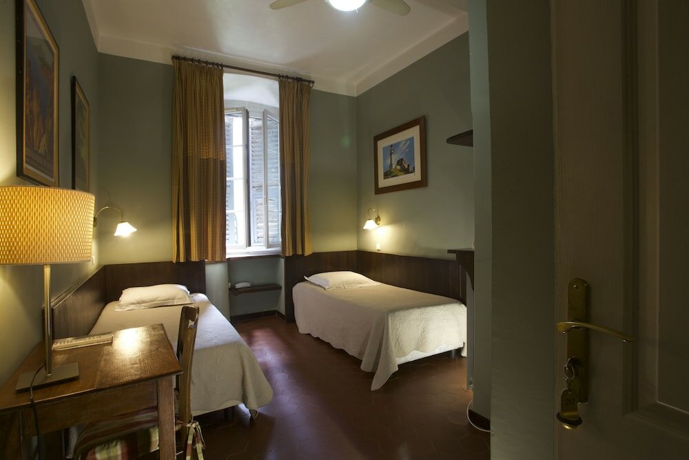 Фото Hotel Central Bastia