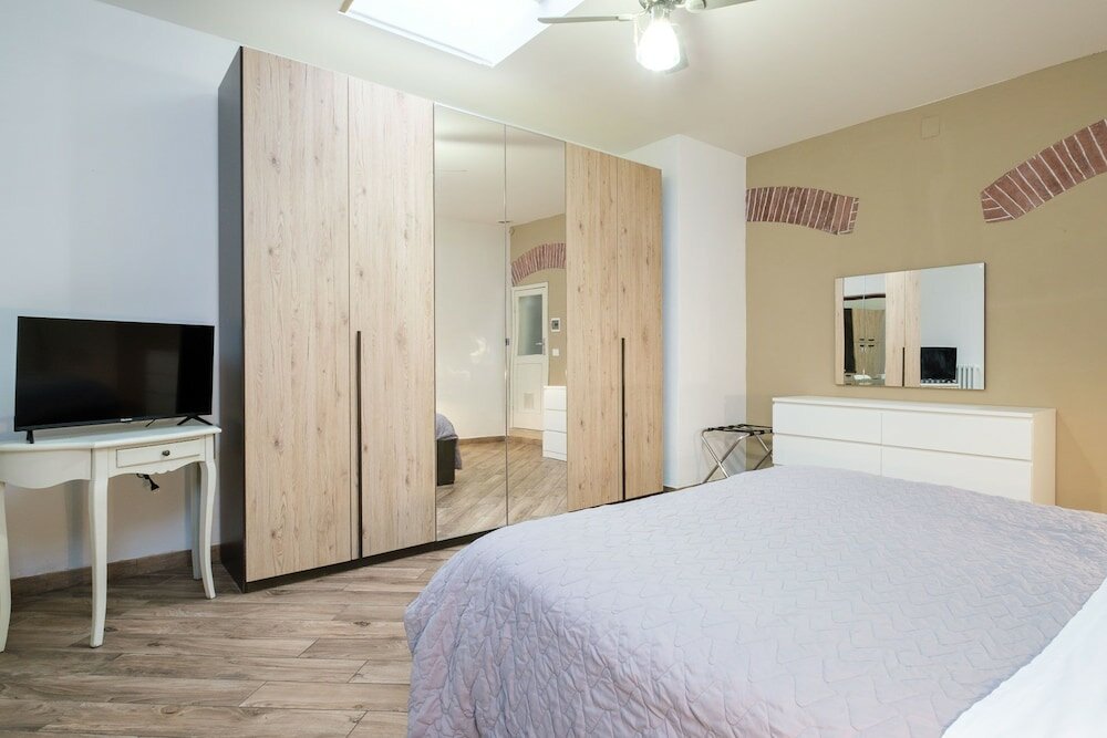 Фото House under the Towers