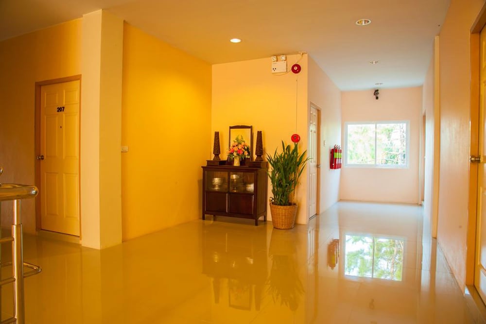 Фото Wattanawan Hotel