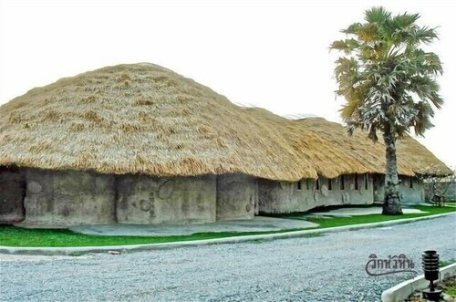 Гостиница Naidee Sculptured Huts