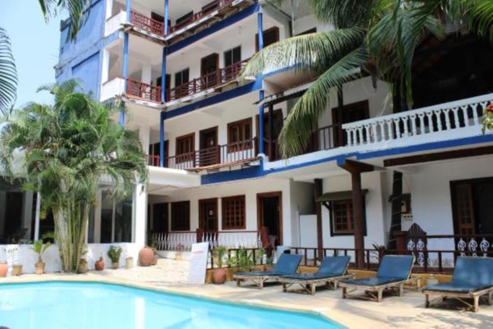 Фото отеля 1