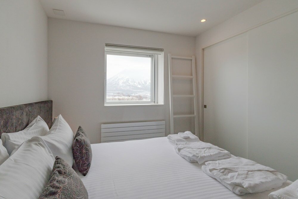 Фото Kira Kira Suites by H2 Life