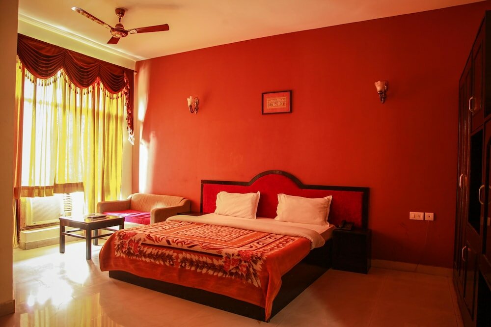 Фото Hotel Neeraj Bhawan