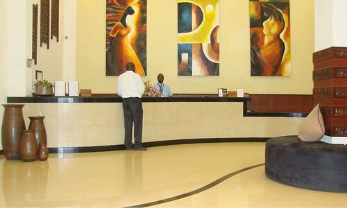 Гостиница Royal Court Hotel в Момбасе