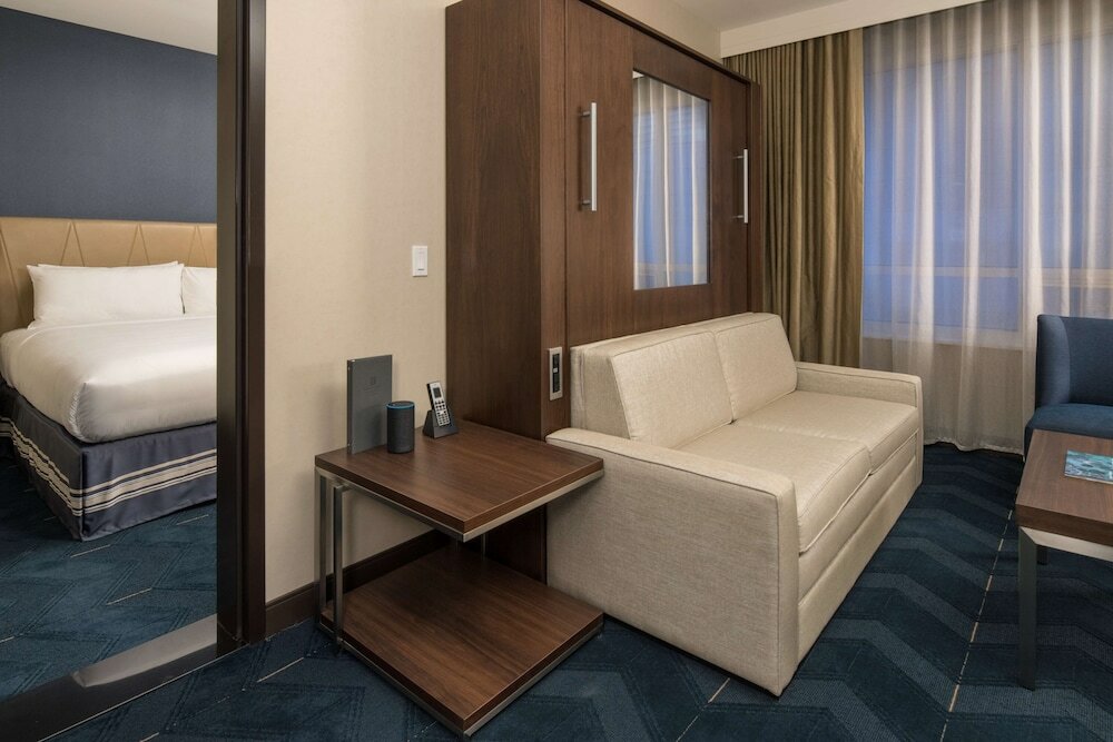 Фото Embassy Suites by Hilton Seattle Downtown Pioneer Square