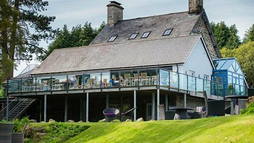 Гостиница The Cross Foxes- Bar Grill and Rooms в Графстве Гвинед