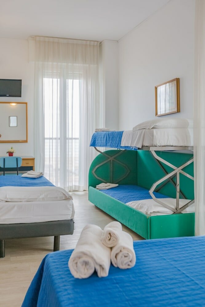 Фото Hotel Eiffel