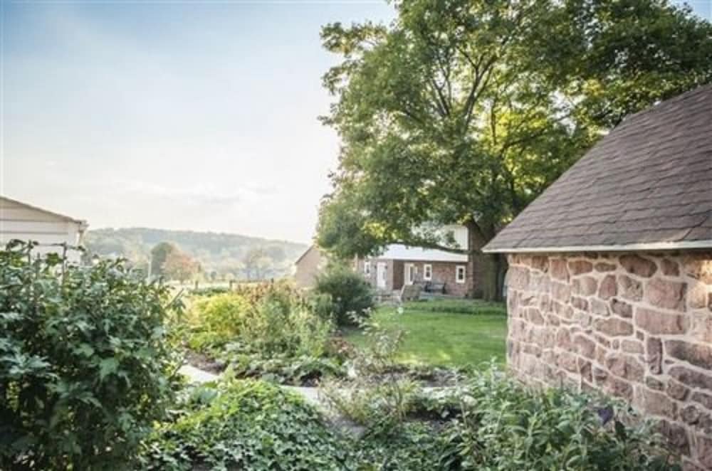 Фото Frush Farm Bed & Breakfast