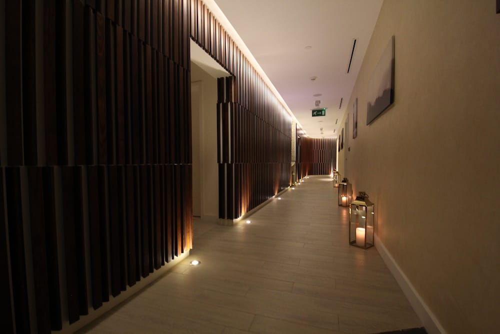 Фото The Hotel Galleria Jeddah, Curio Collection by Hilton