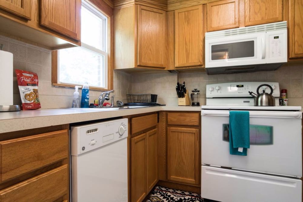 Фото Two Bedroom West Stadium Bungalow - Unit 522