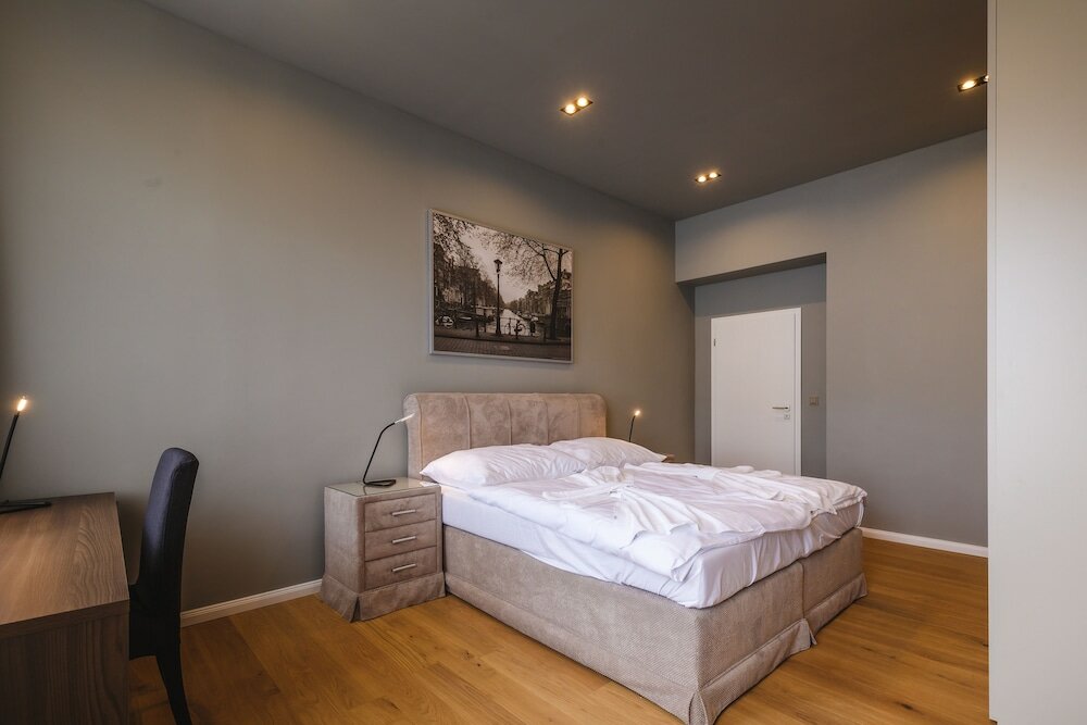 Фото Apartments Bohemia Rhapsody