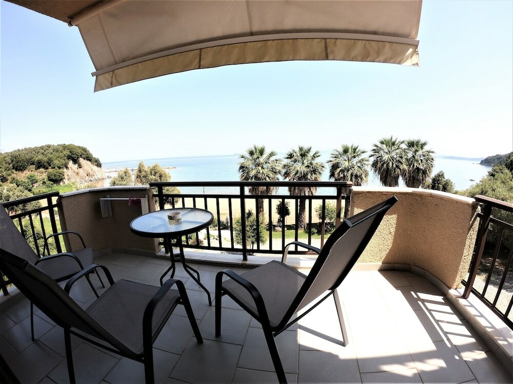 Фото Pension Karvounoskala